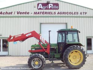 Tracteur agricole John Deere 3040
