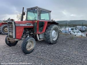 Tracteur agricole Massey Ferguson 590