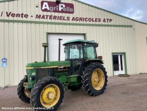 Tracteur agricole John Deere 3050
