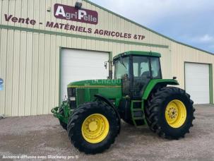 Tracteur agricole John Deere 7700