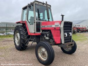 Tracteur agricole Massey Ferguson 690