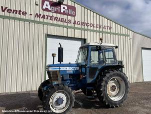 Tracteur agricole Ford 6700