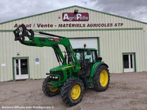 Tracteur agricole John Deere 6330