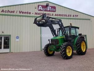 Tracteur agricole John Deere 5620