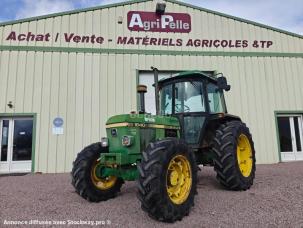 Tracteur agricole John Deere 1640